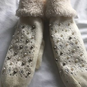Pearl Embellished Ivory Mittens